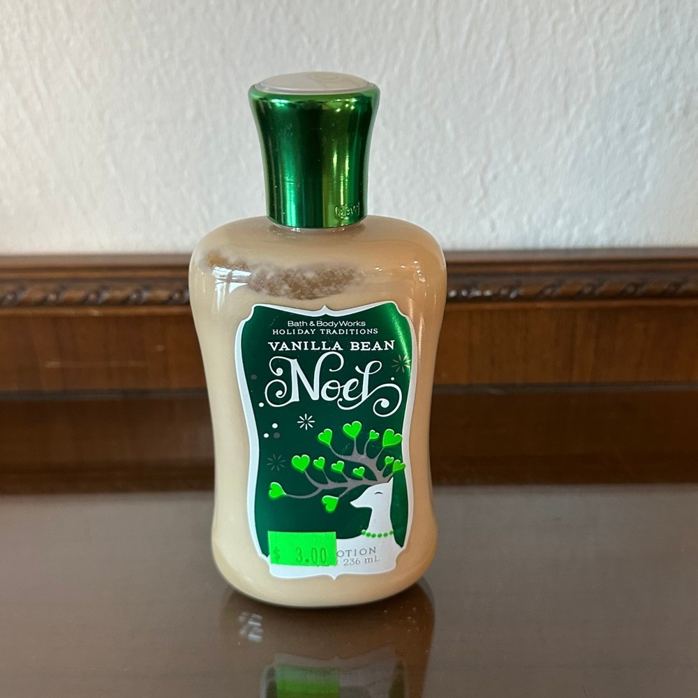 Bath & Body Works Vanilla Bean Noel Holiday Traditions Body Lotion 8oz OPENED